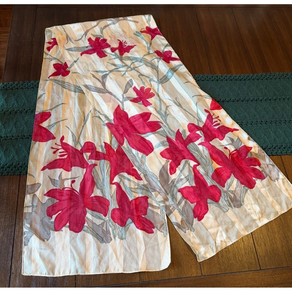 Vintage Red Lily Floral Striped Oblong Scarf Made in Italy Cream Grey Polyester